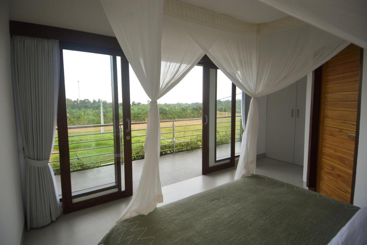 Airsatang Three Palms Surf & Stay Medewi מראה חיצוני תמונה