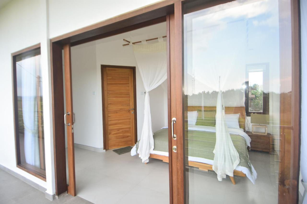 Airsatang Three Palms Surf & Stay Medewi מראה חיצוני תמונה