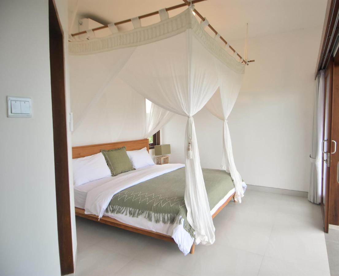 Airsatang Three Palms Surf & Stay Medewi מראה חיצוני תמונה