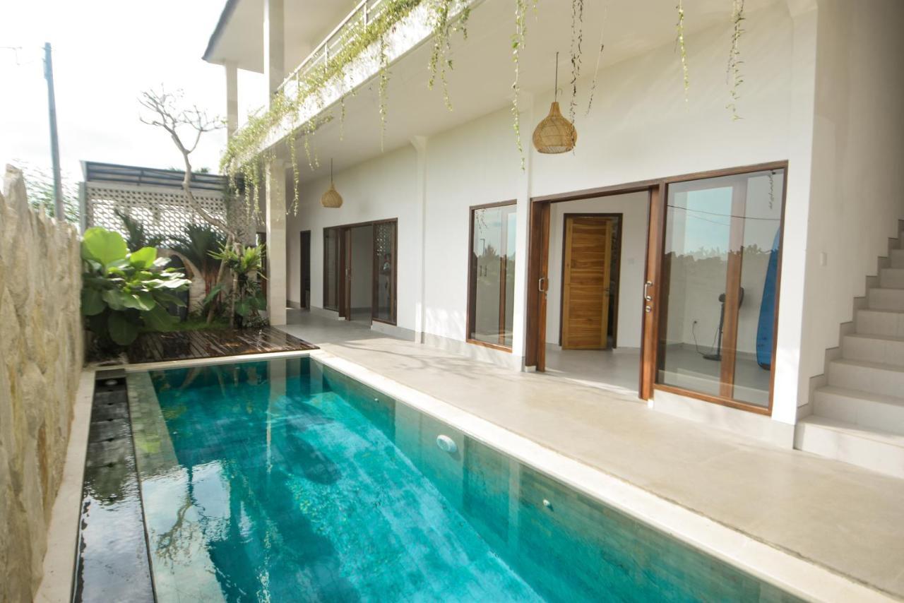 Airsatang Three Palms Surf & Stay Medewi מראה חיצוני תמונה